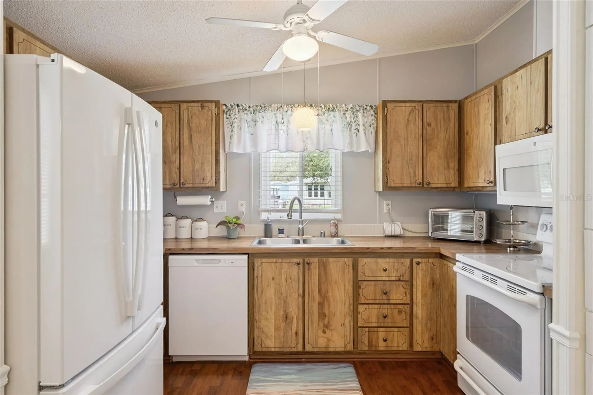 903 Oleander Street Lady Lake FL 32159