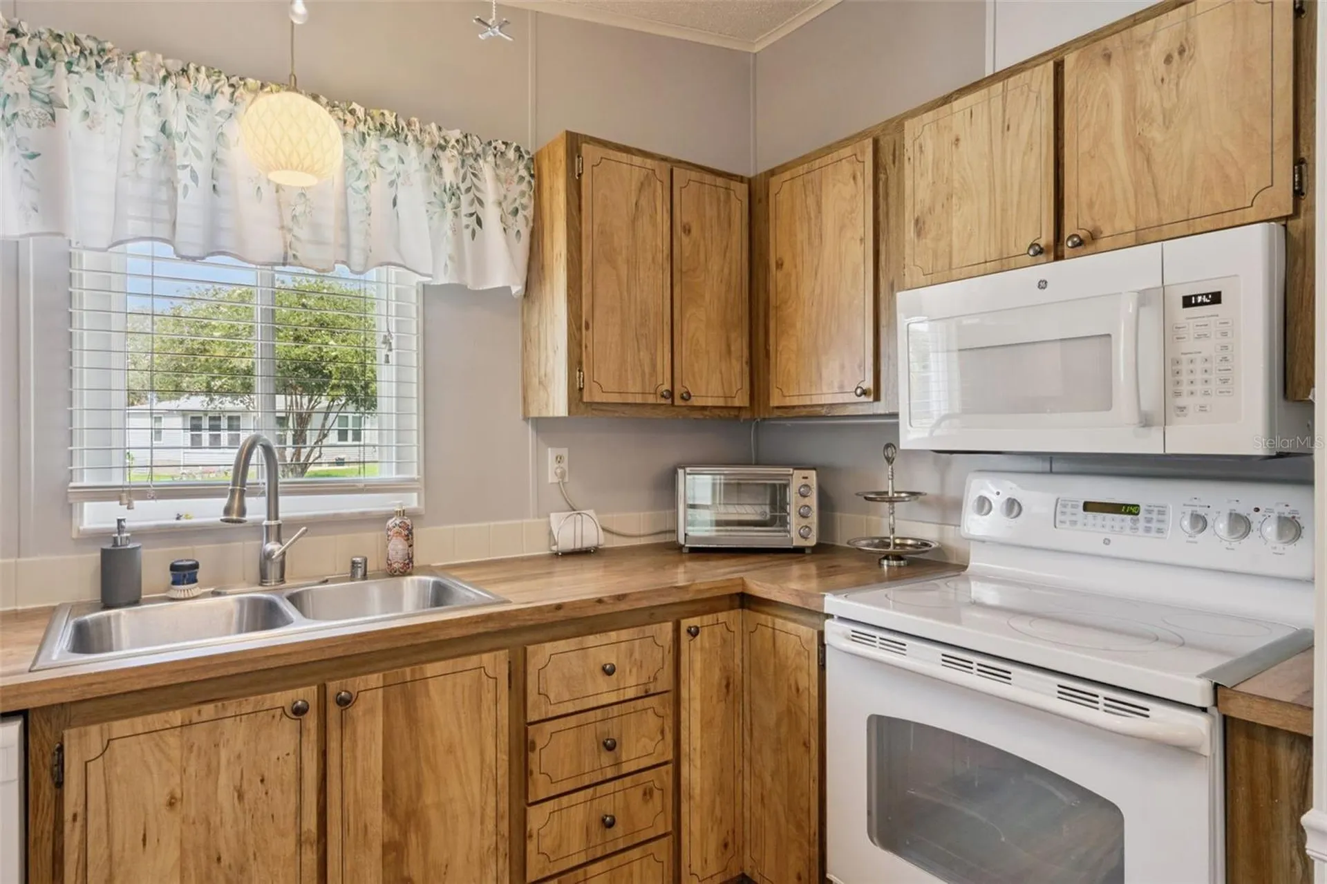 903 Oleander Street Lady Lake FL 32159