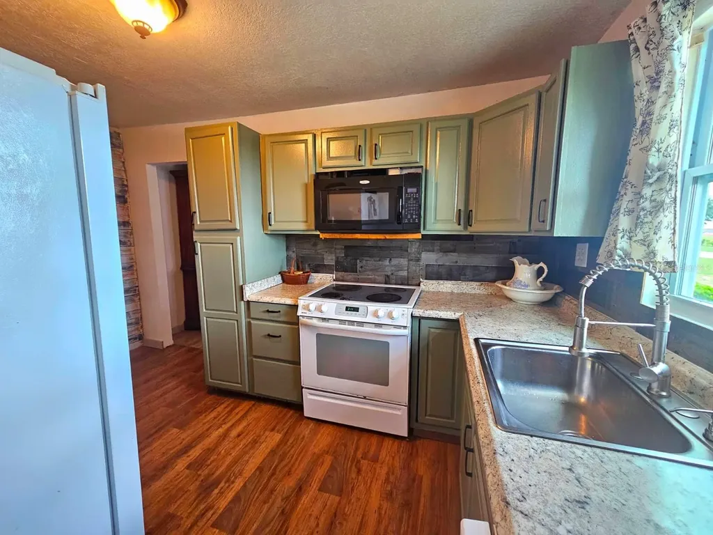 507 Florida Avenue Dundee FL 33838
