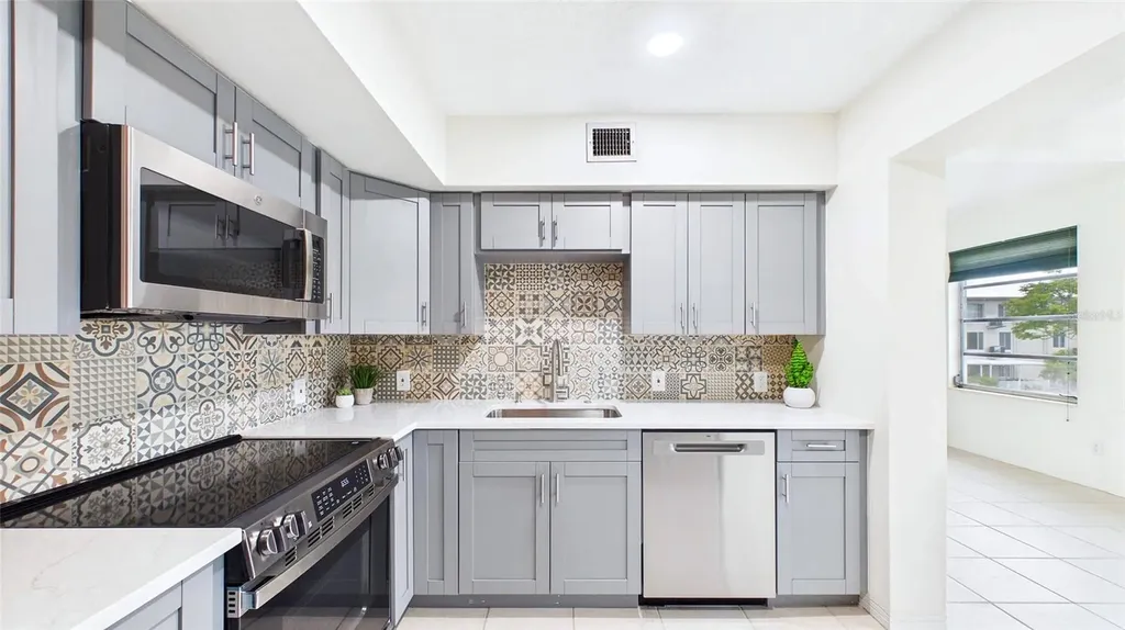 2454 Australia Way E Clearwater FL 33763