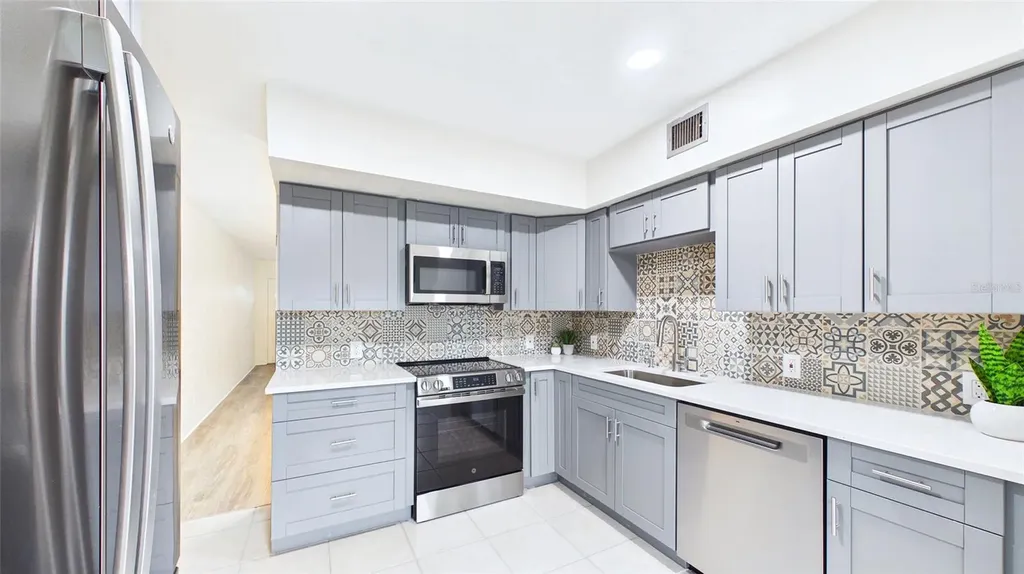 2454 Australia Way E Clearwater FL 33763