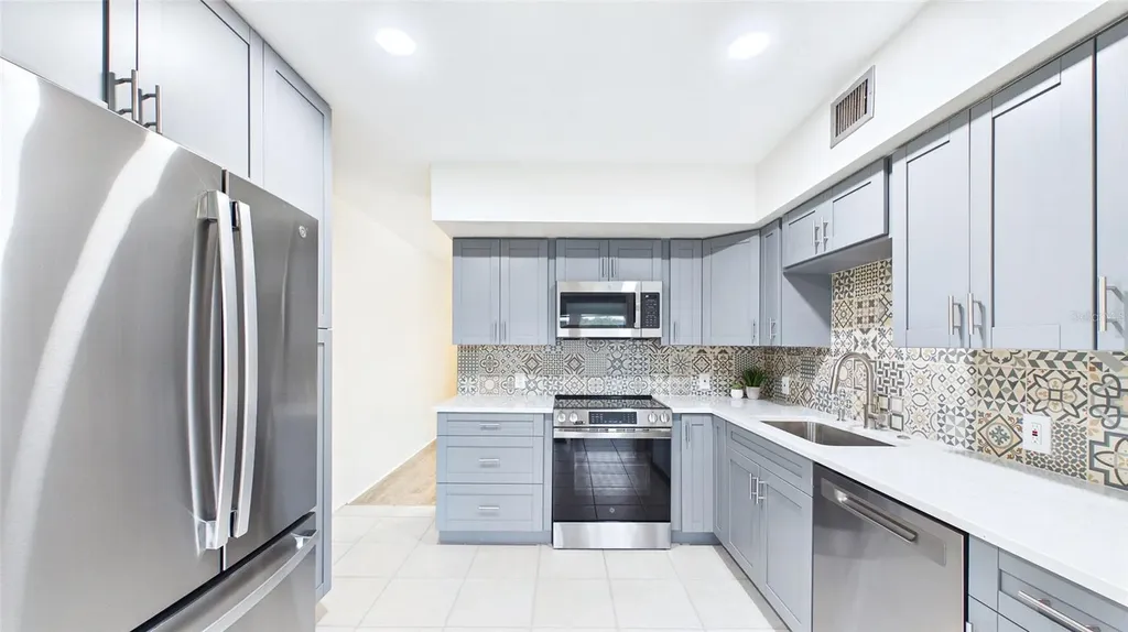 2454 Australia Way E Clearwater FL 33763