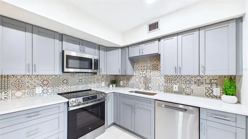 2454 Australia Way E Clearwater FL 33763