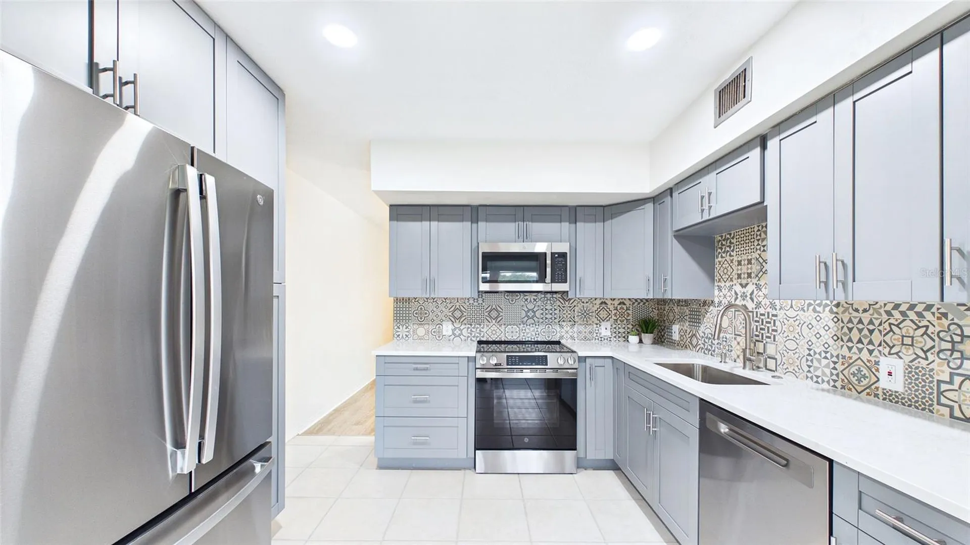 2454 Australia Way E Clearwater FL 33763