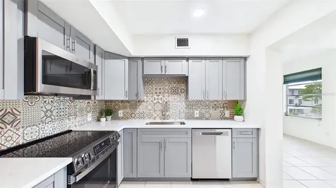 2454 Australia Way E Clearwater FL 33763