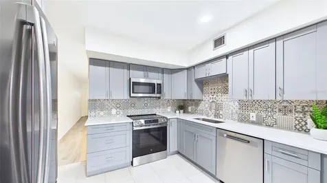 2454 Australia Way E Clearwater FL 33763