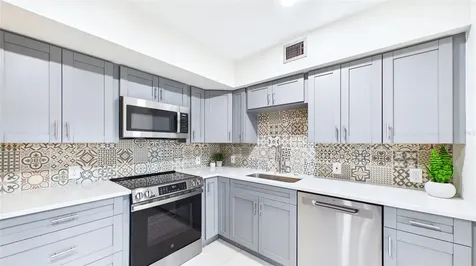2454 Australia Way E Clearwater FL 33763