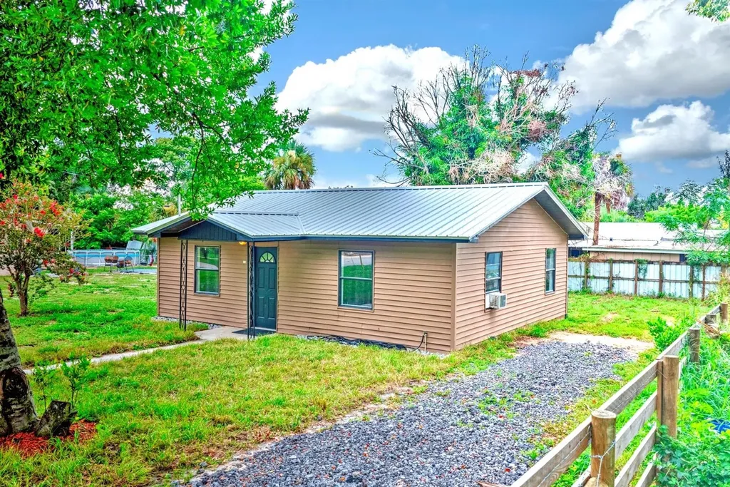 131 Wiggins Avenue Avon Park FL 33825