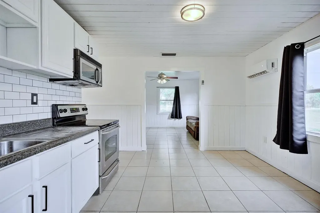 131 Wiggins Avenue Avon Park FL 33825
