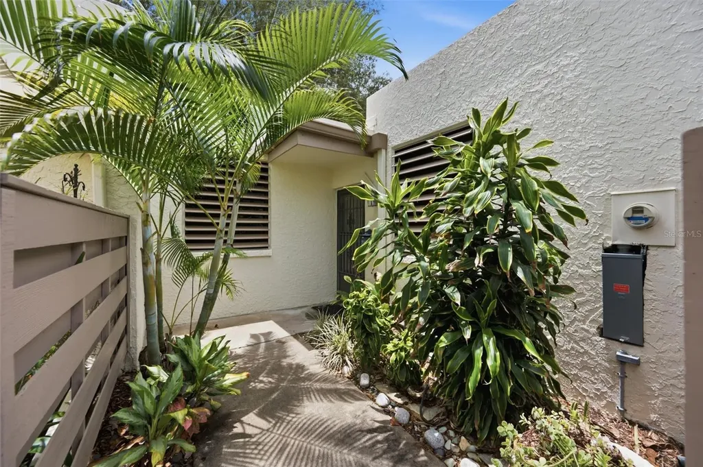 240 Sherwood Drive Bradenton FL 34210