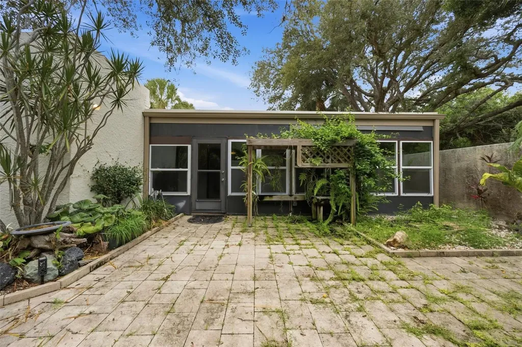 240 Sherwood Drive Bradenton FL 34210