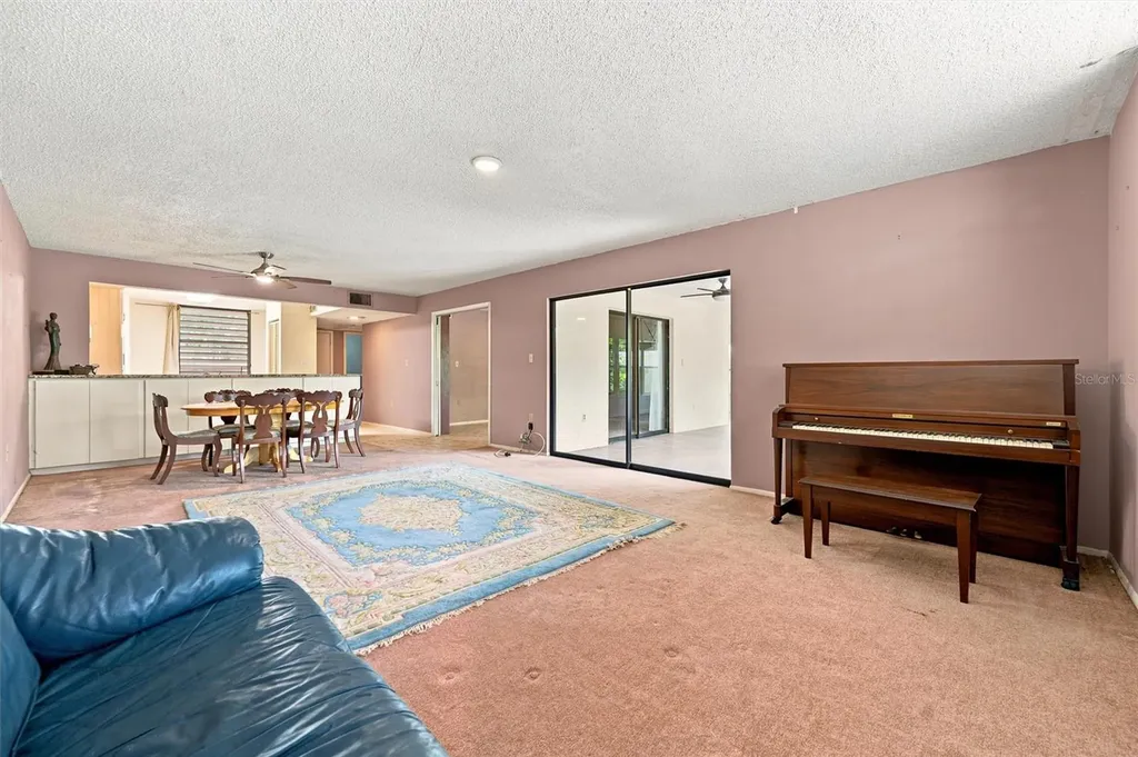 240 Sherwood Drive Bradenton FL 34210