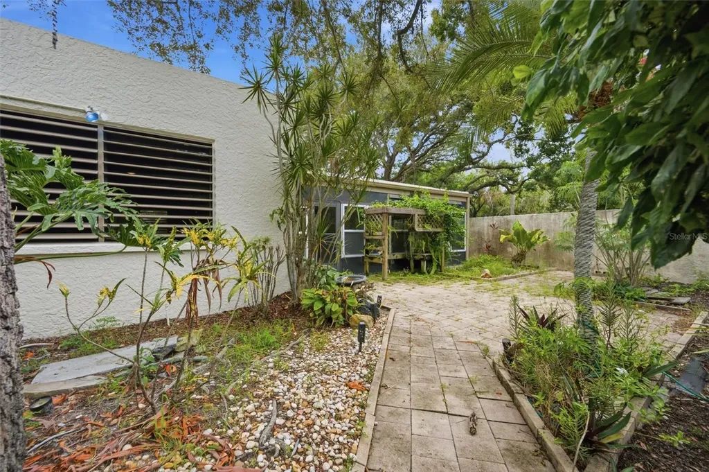 240 Sherwood Drive Bradenton FL 34210