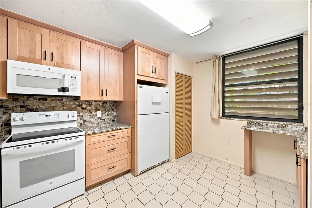 240 Sherwood Drive Bradenton FL 34210