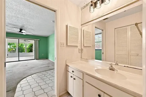 240 Sherwood Drive Bradenton FL 34210