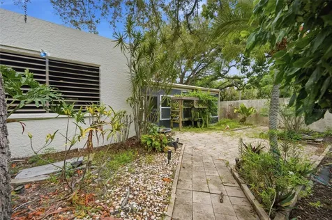 240 Sherwood Drive Bradenton FL 34210