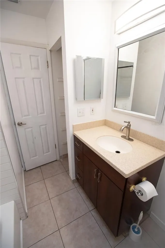 526 Dorset Circle South Daytona FL 32119