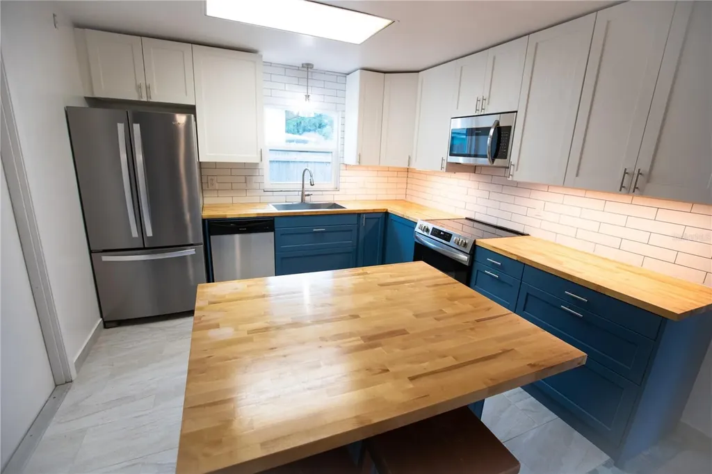 526 Dorset Circle South Daytona FL 32119
