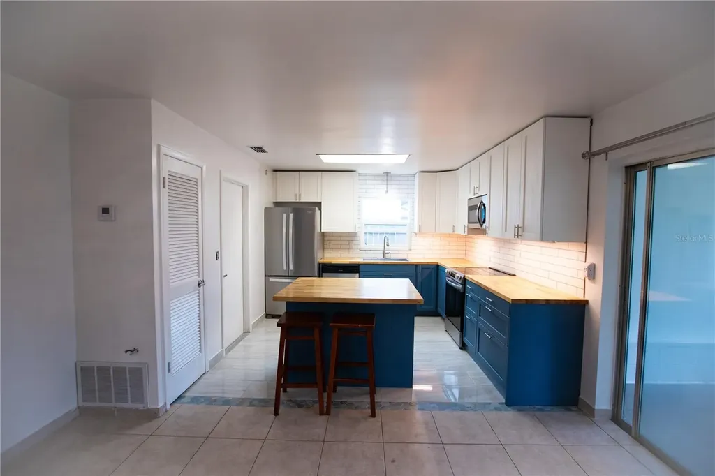 526 Dorset Circle South Daytona FL 32119