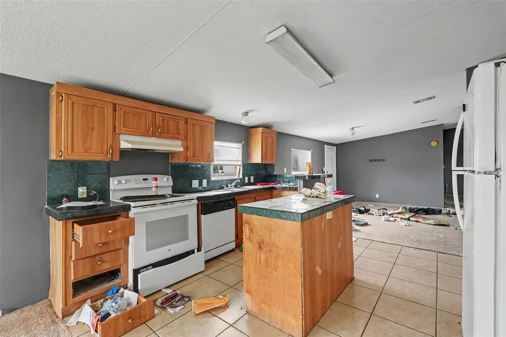 5829 Coventry Drive Tampa FL 33615