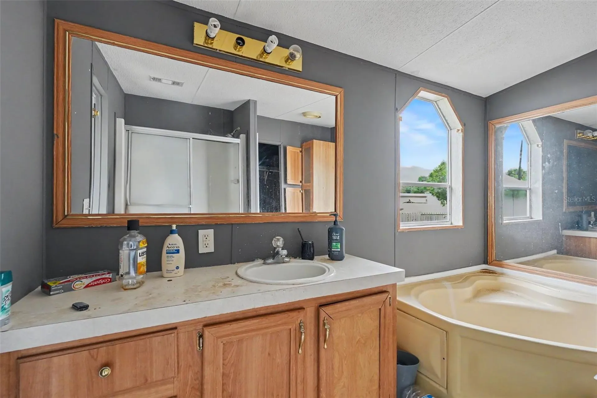 5829 Coventry Drive Tampa FL 33615