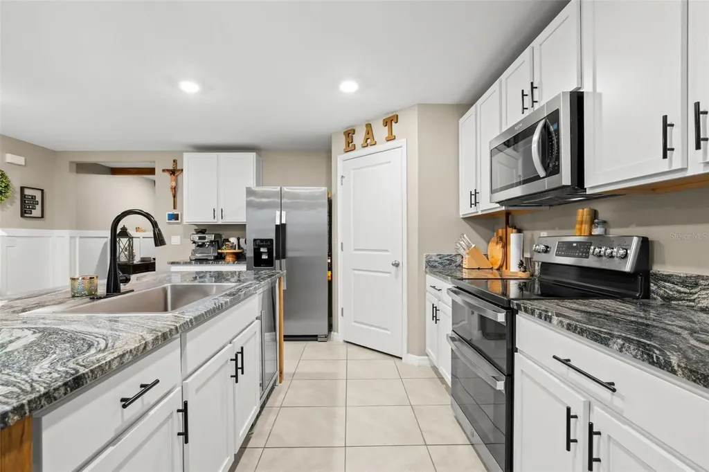 5480 Flint Hills Drive Wimauma FL 33598