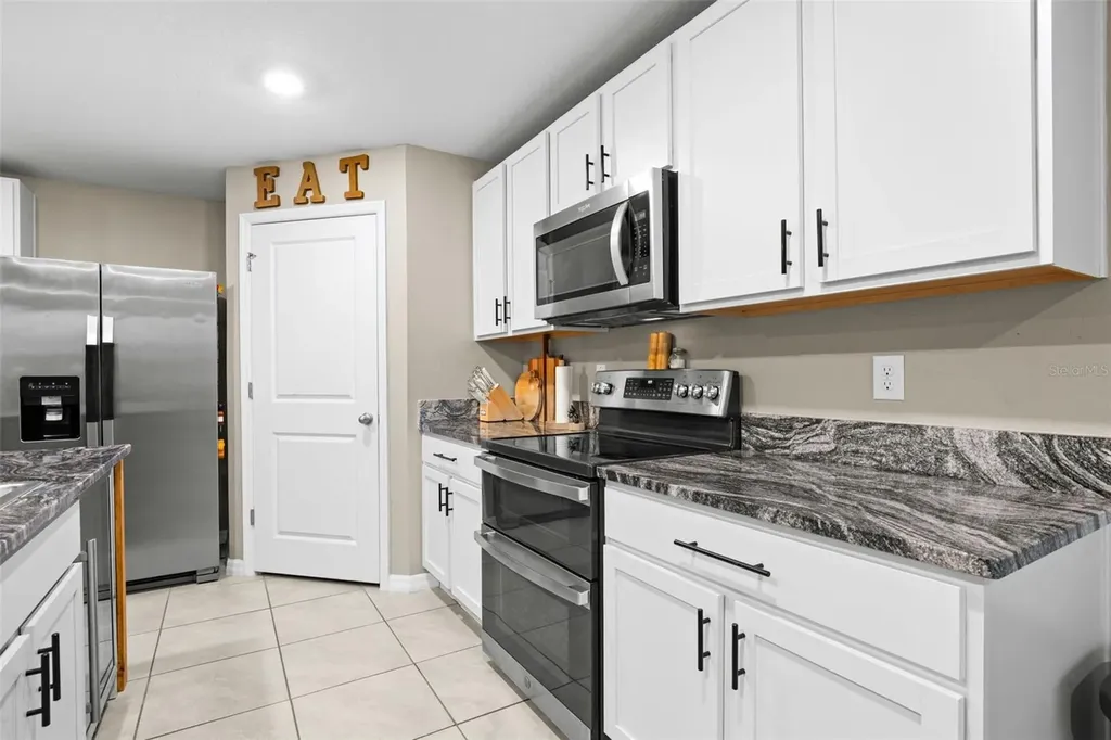 5480 Flint Hills Drive Wimauma FL 33598