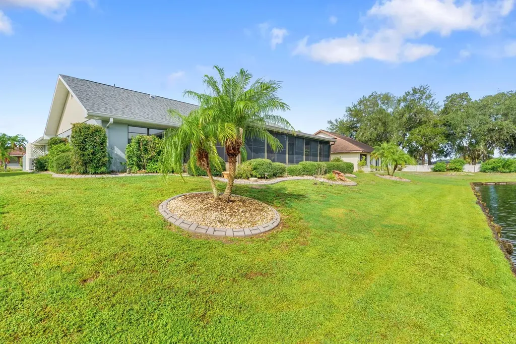 2023 El Rancho Drive Sun City Center FL 33573