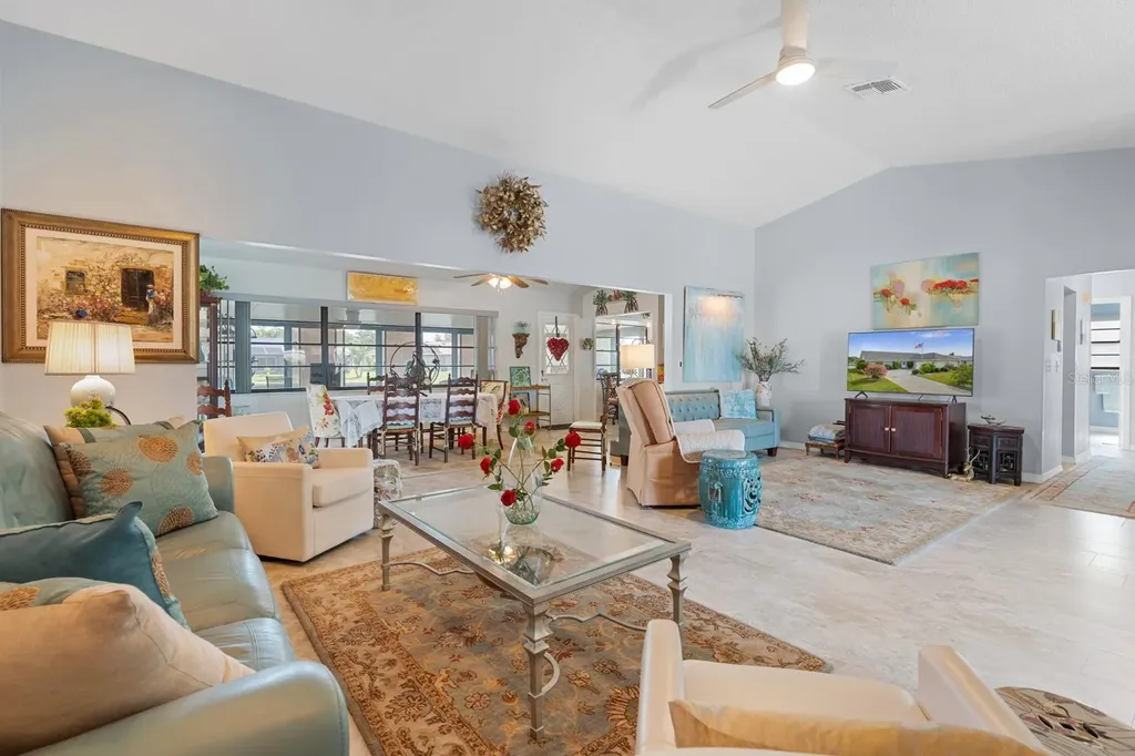 2023 El Rancho Drive Sun City Center FL 33573