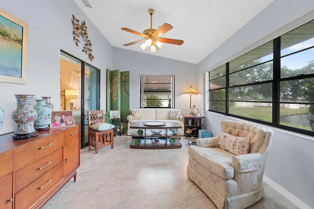 2023 El Rancho Drive Sun City Center FL 33573