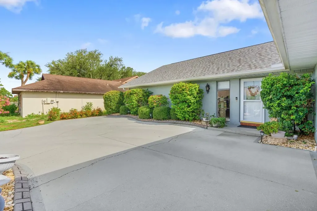 2023 El Rancho Drive Sun City Center FL 33573