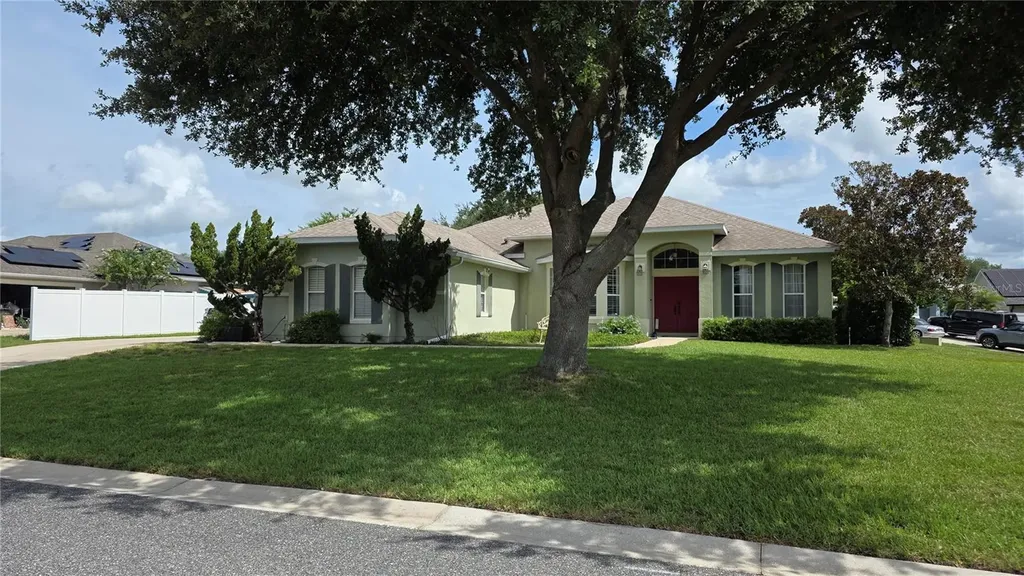 36812 Queen Bee Lane Grand Island FL 32735