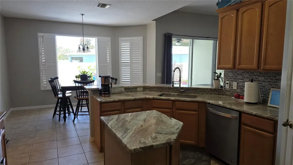 36812 Queen Bee Lane Grand Island FL 32735