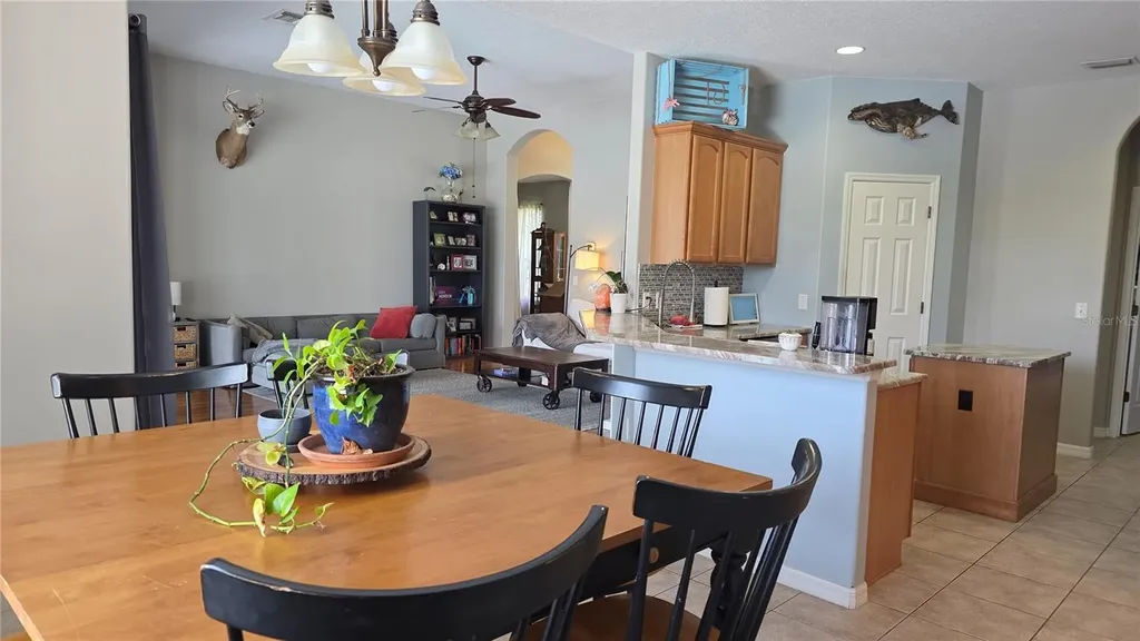 36812 Queen Bee Lane Grand Island FL 32735