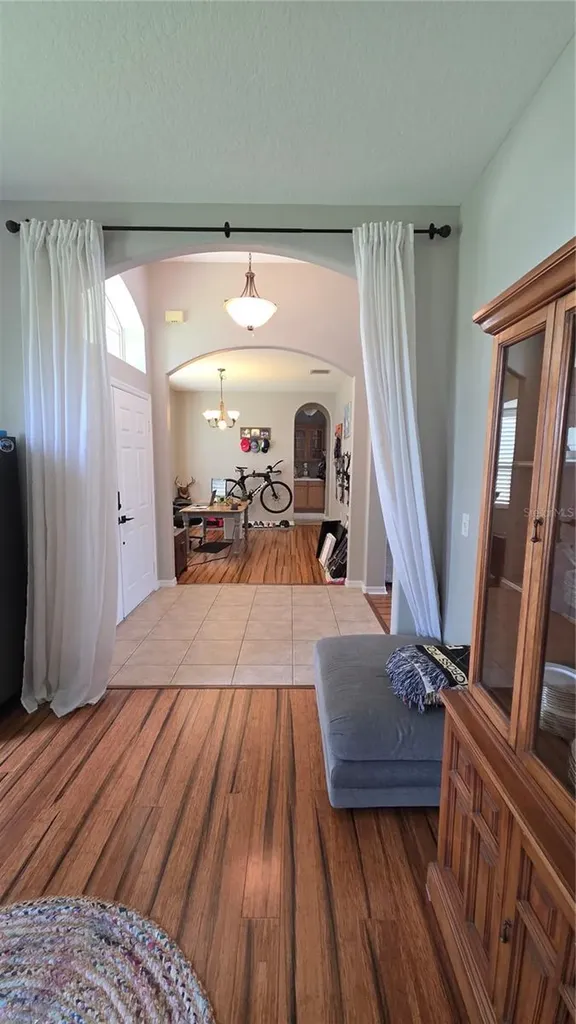 36812 Queen Bee Lane Grand Island FL 32735
