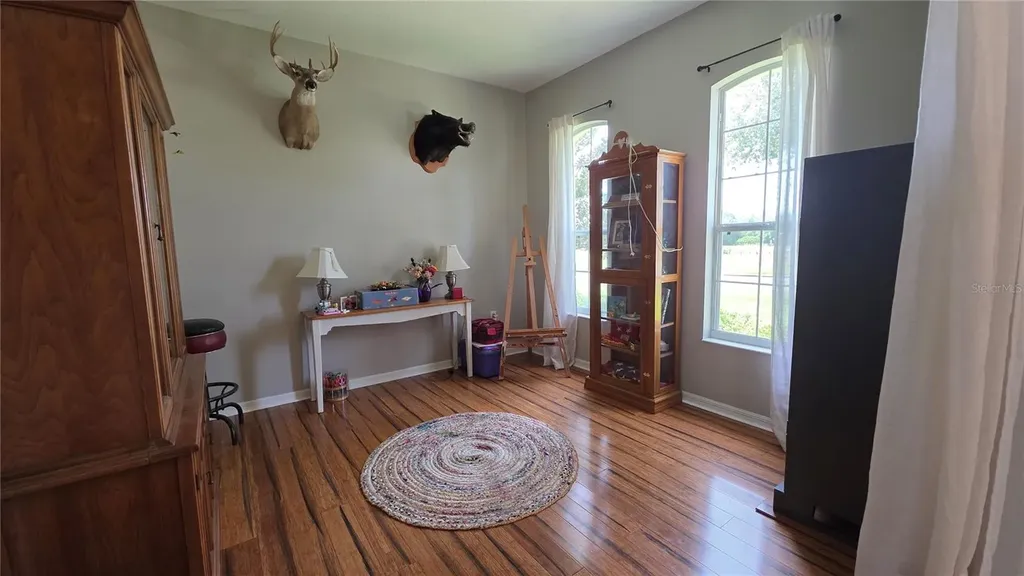 36812 Queen Bee Lane Grand Island FL 32735