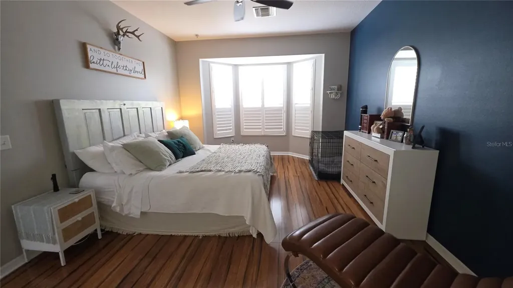36812 Queen Bee Lane Grand Island FL 32735