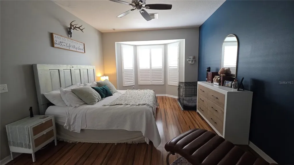 36812 Queen Bee Lane Grand Island FL 32735