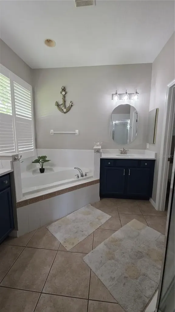 36812 Queen Bee Lane Grand Island FL 32735