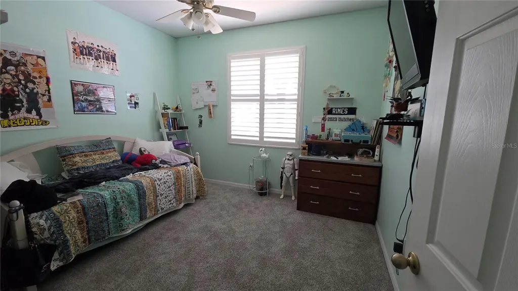 36812 Queen Bee Lane Grand Island FL 32735
