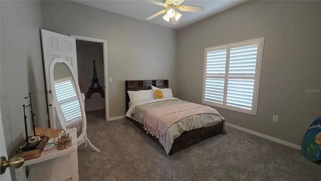 36812 Queen Bee Lane Grand Island FL 32735