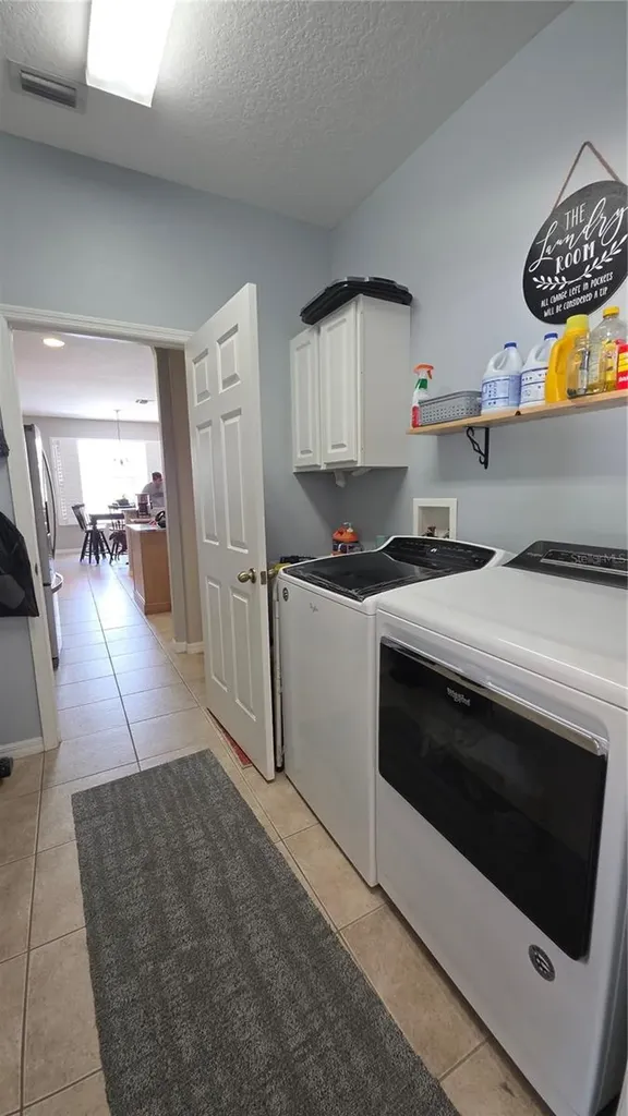 36812 Queen Bee Lane Grand Island FL 32735