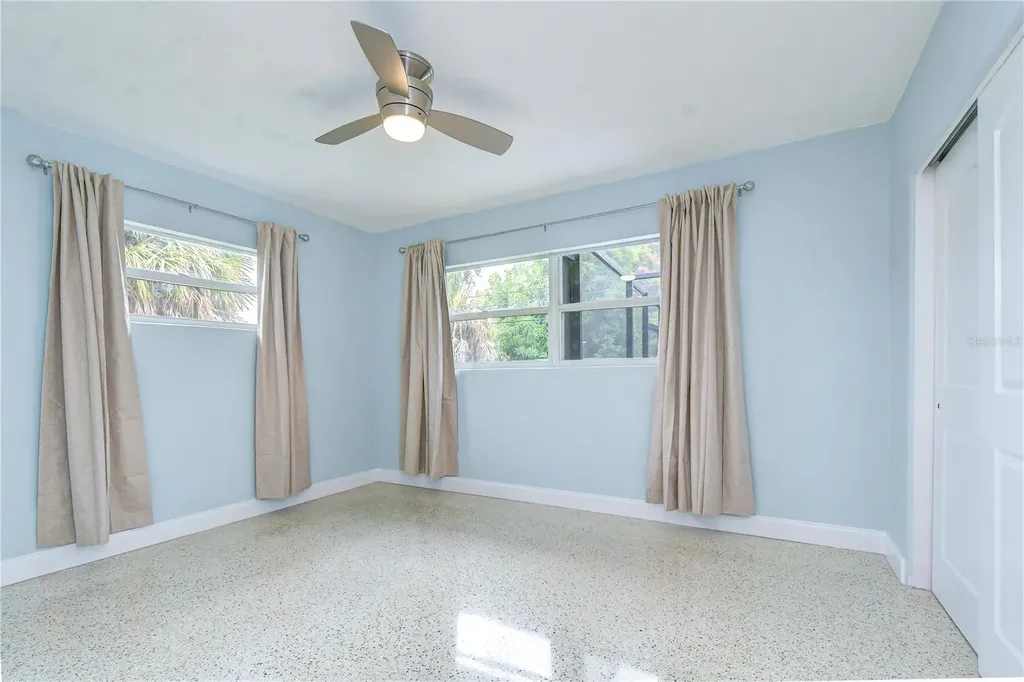6871 4th Street S St Petersburg FL 33705