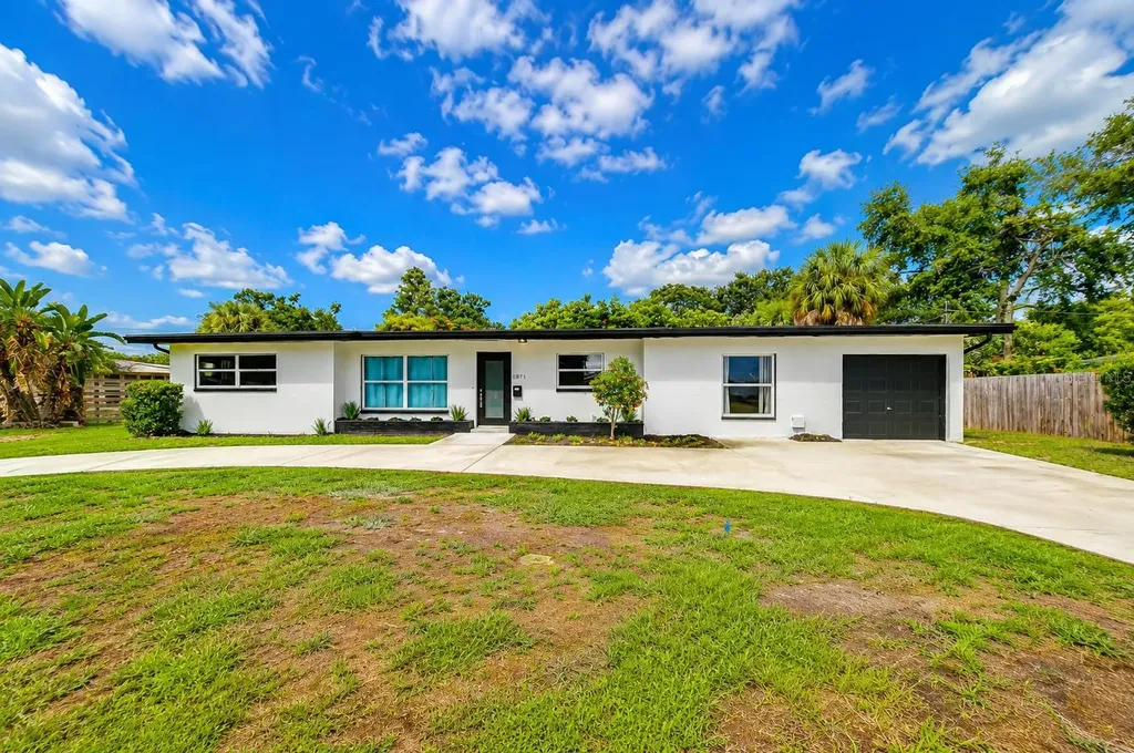 6871 4th Street S St Petersburg FL 33705