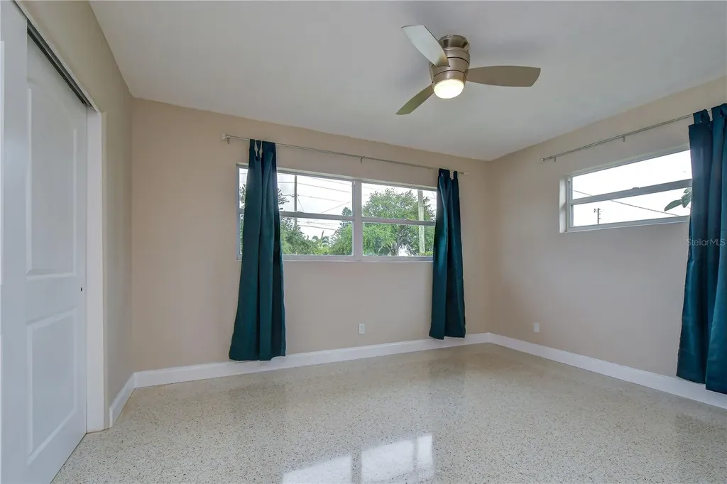 6871 4th Street S St Petersburg FL 33705