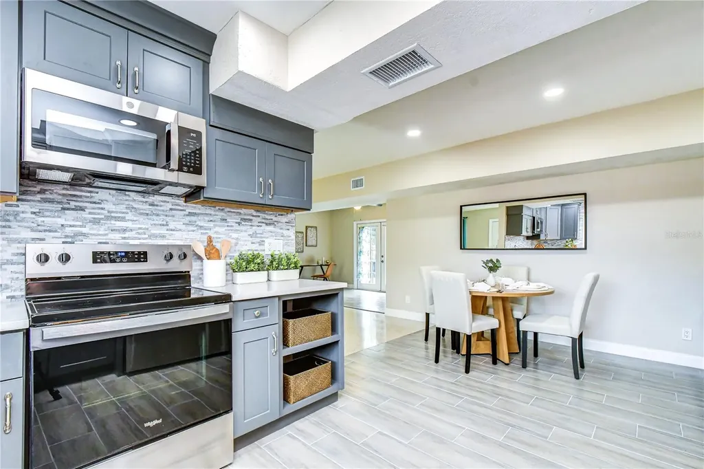 6871 4th Street S St Petersburg FL 33705