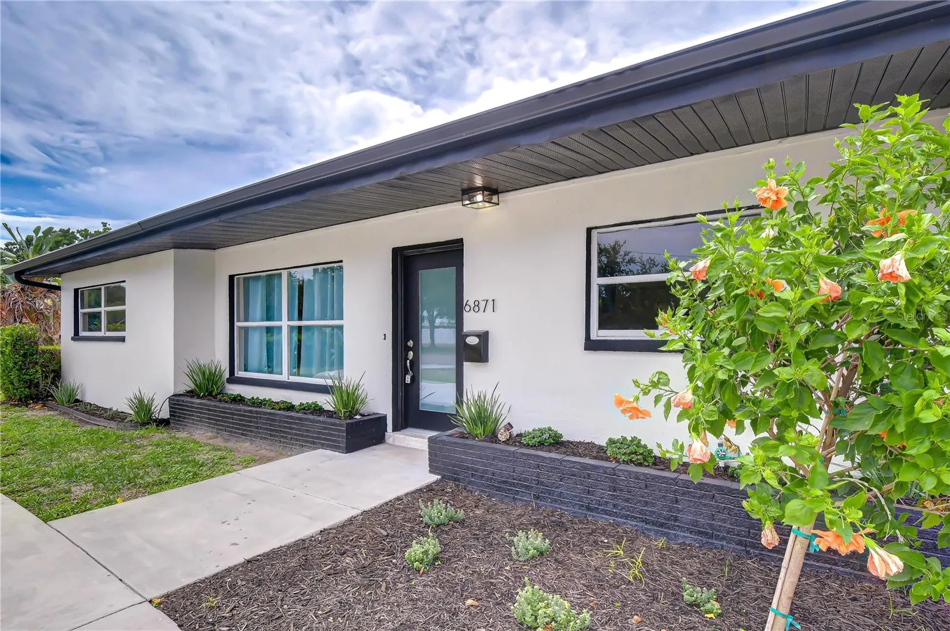6871 4th Street S St Petersburg FL 33705