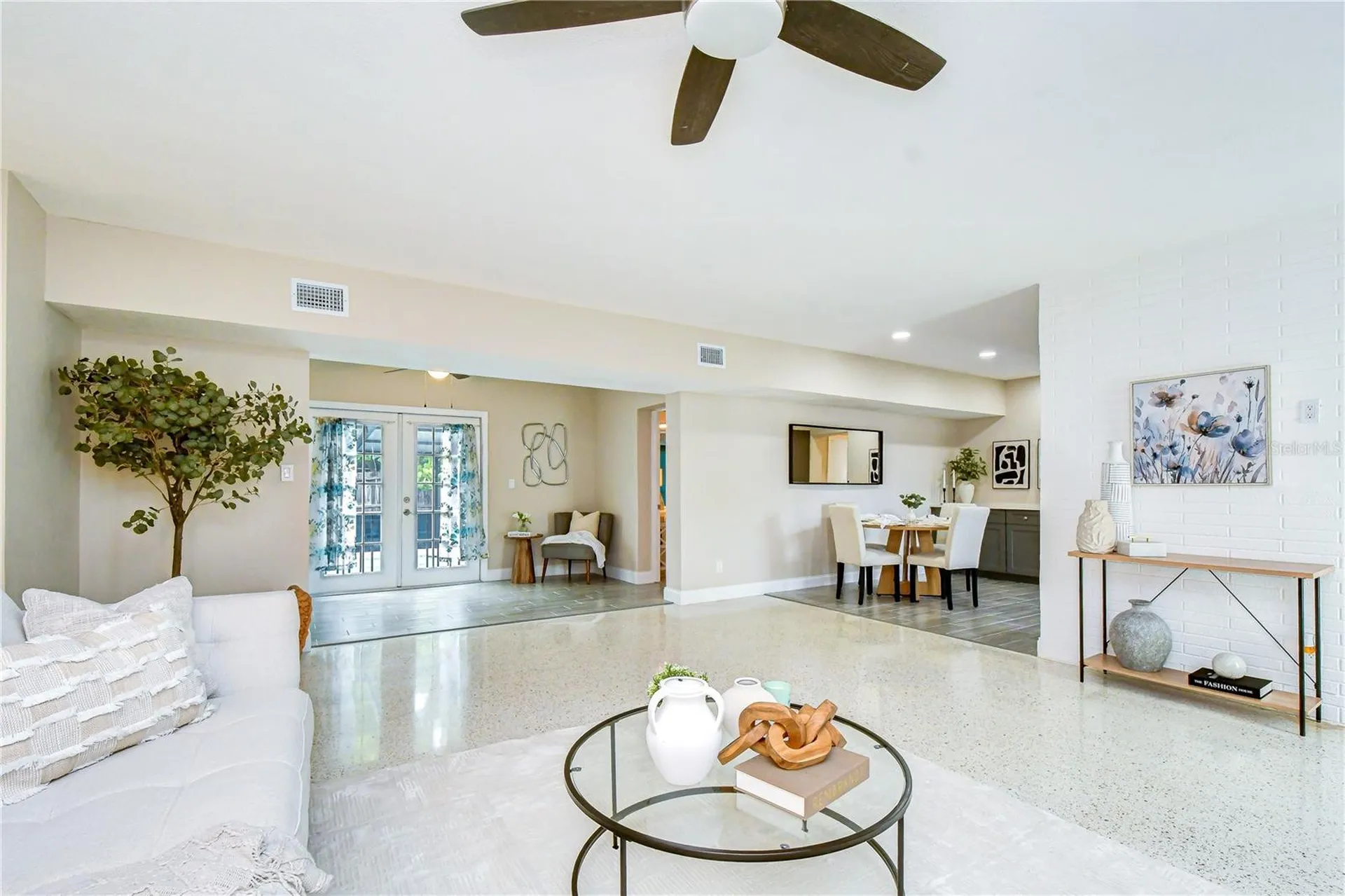 6871 4th Street S St Petersburg FL 33705