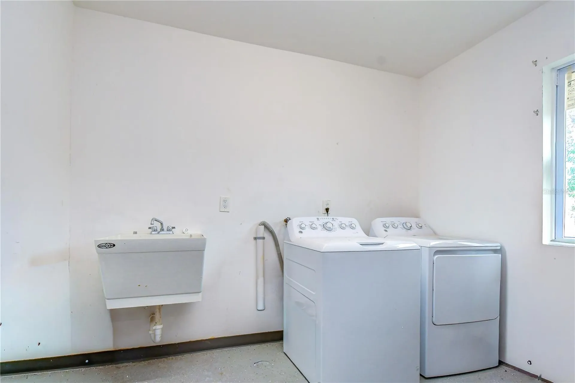 6871 4th Street S St Petersburg FL 33705