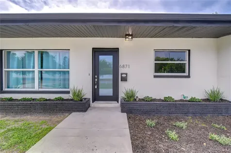 6871 4th Street S St Petersburg FL 33705